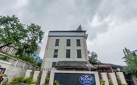 Seasons Hotel